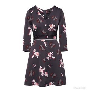 Banana Republic • Floral V-Neck Fit-and-Flare